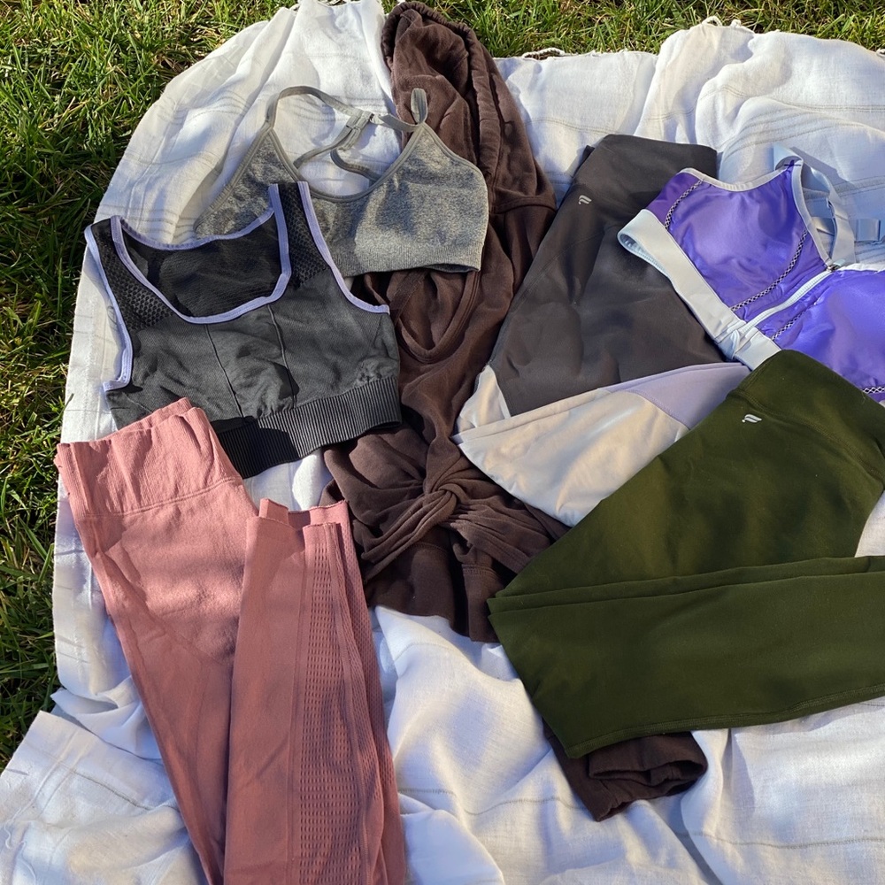 Fabletics Bundle! - image 1